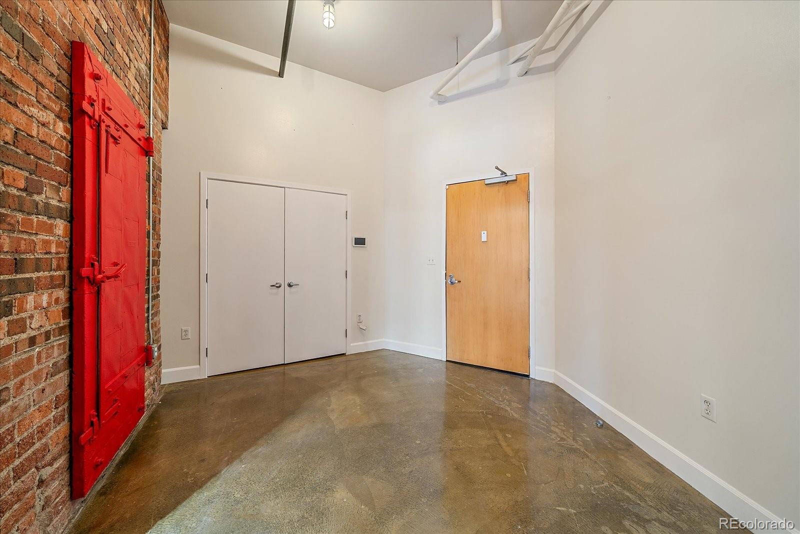 2500 Walnut Street Unit: 202