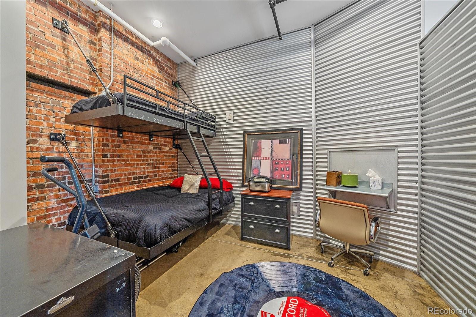 2500 Walnut Street Unit: 202