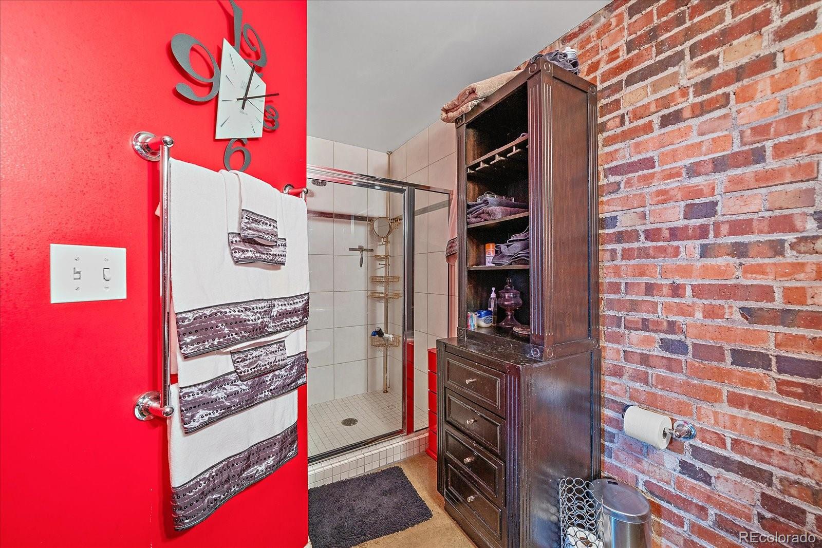 2500 Walnut Street Unit: 202