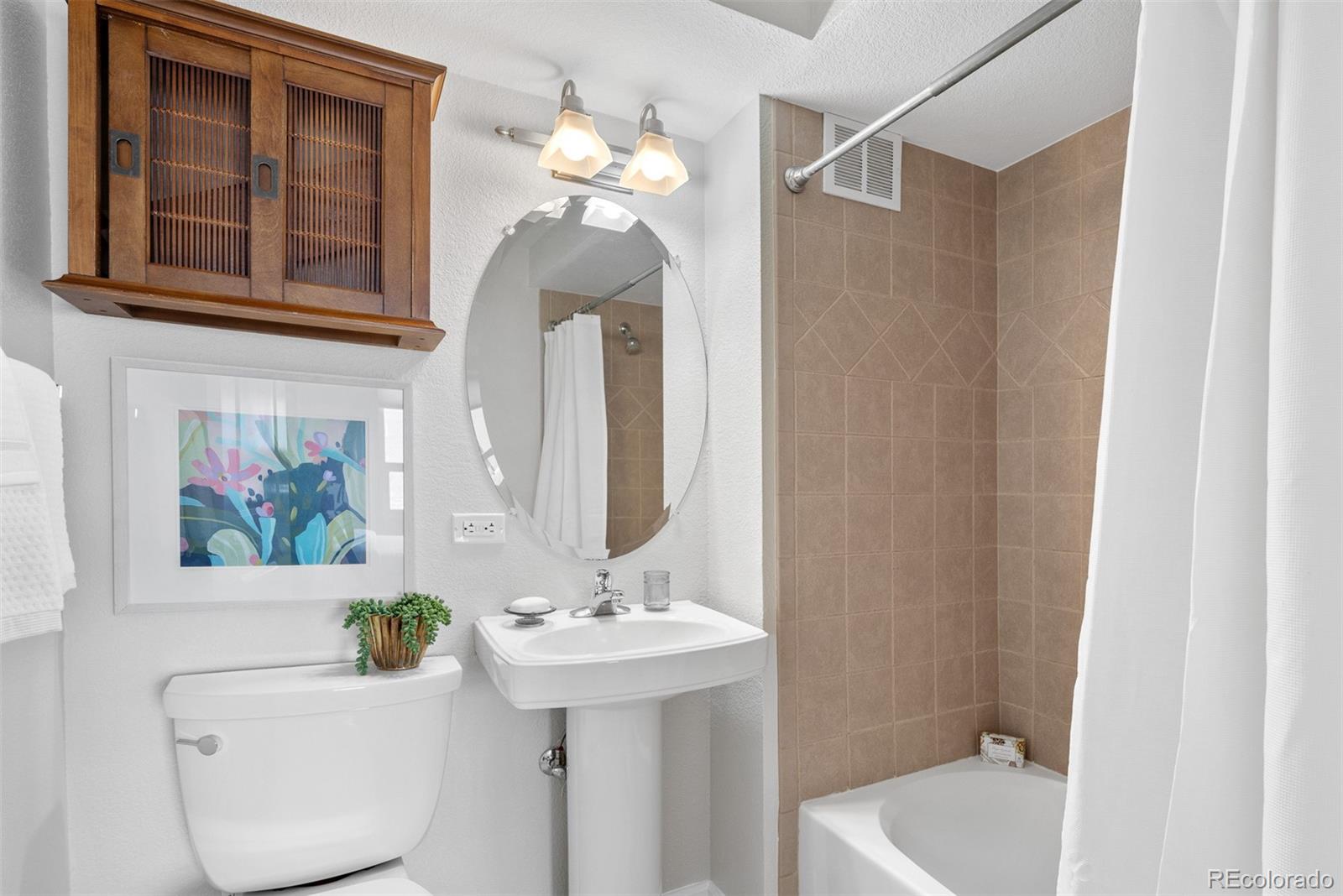 1150 Vine Street Unit: 404