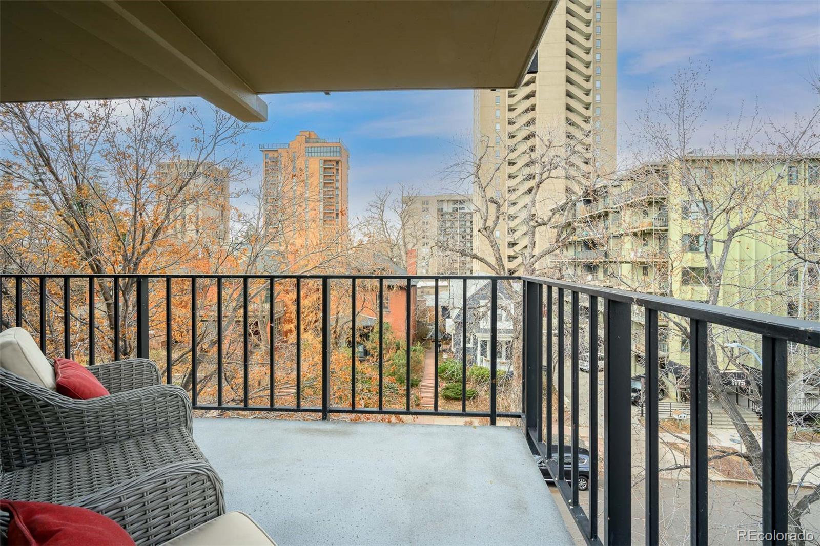 1150 Vine Street Unit: 404