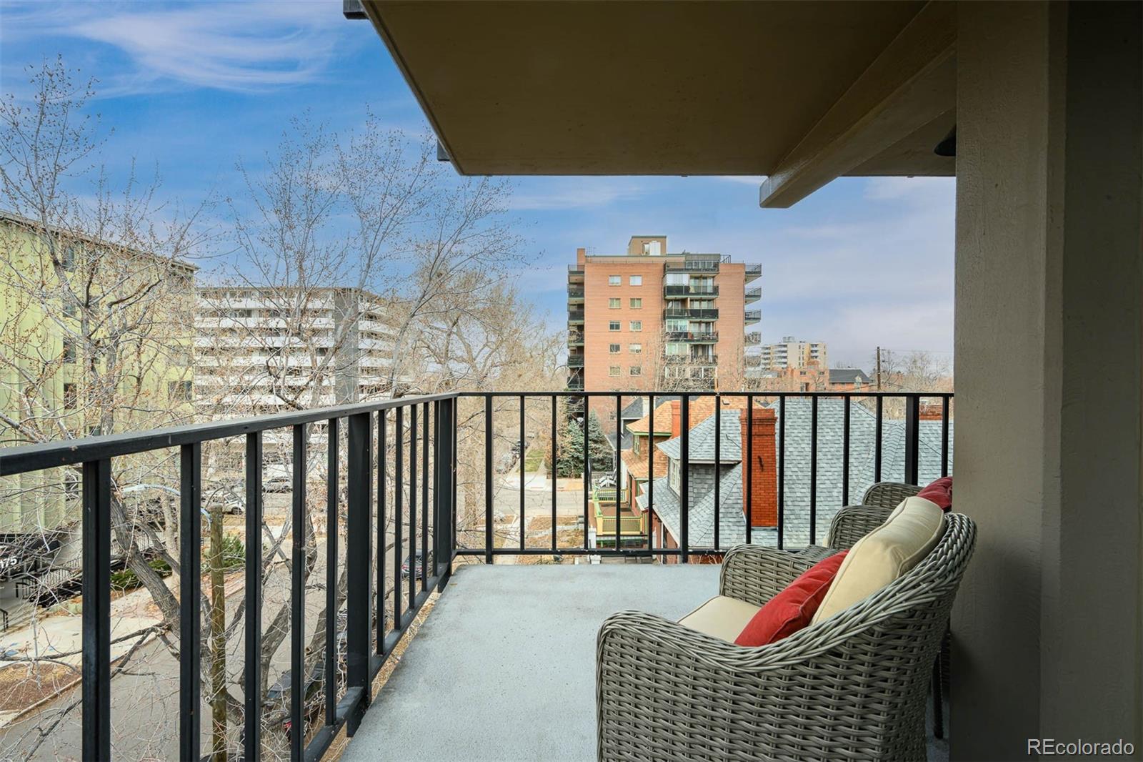 1150 Vine Street Unit: 404