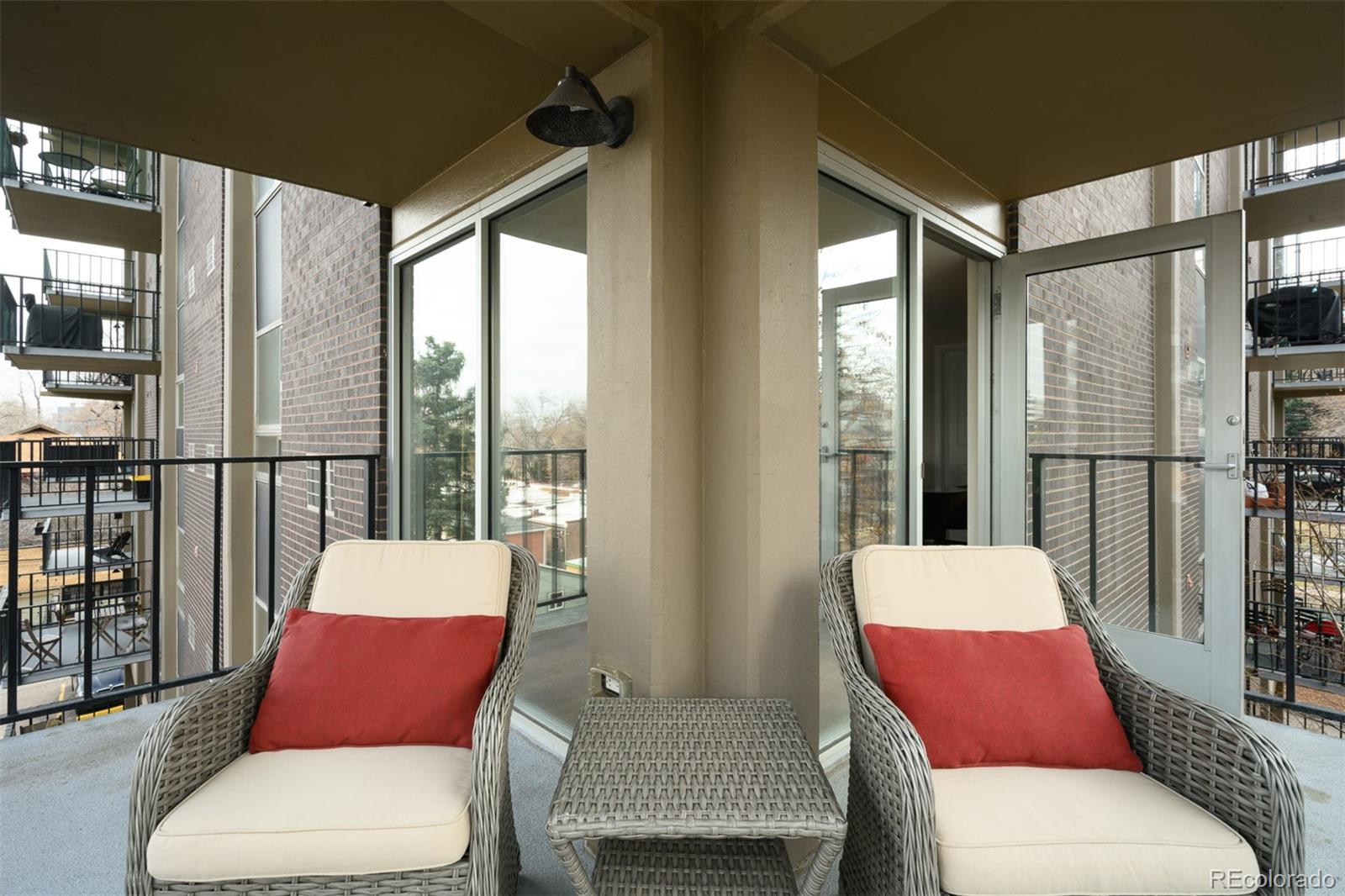 1150 Vine Street Unit: 404