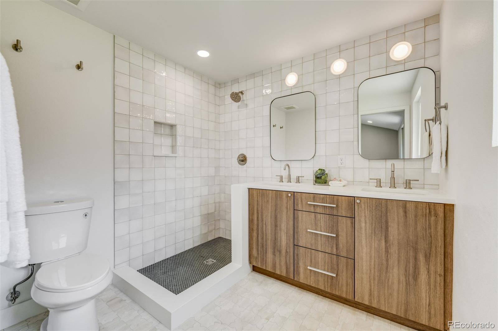 5985 S Leyden Street