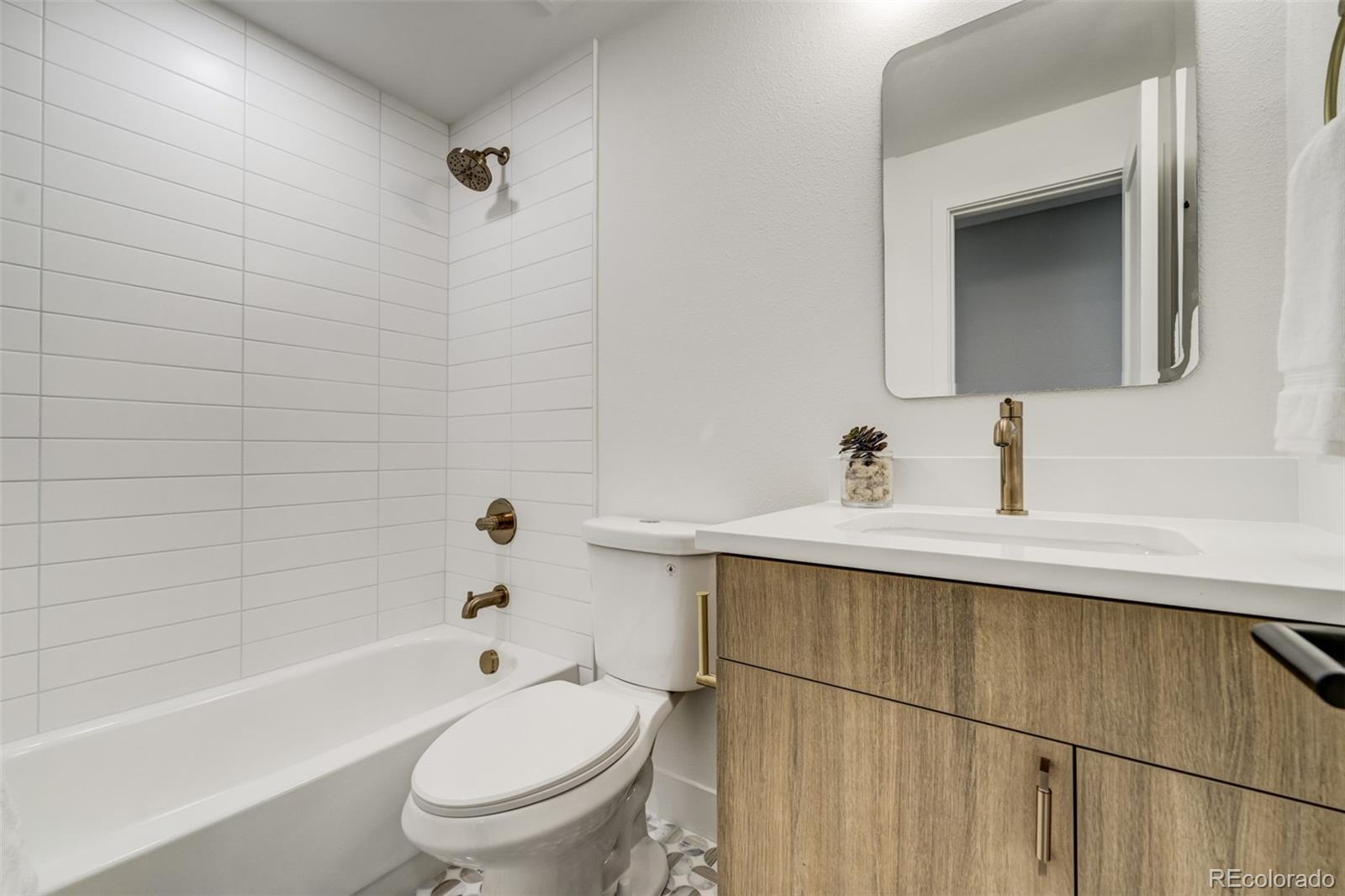 5985 S Leyden Street