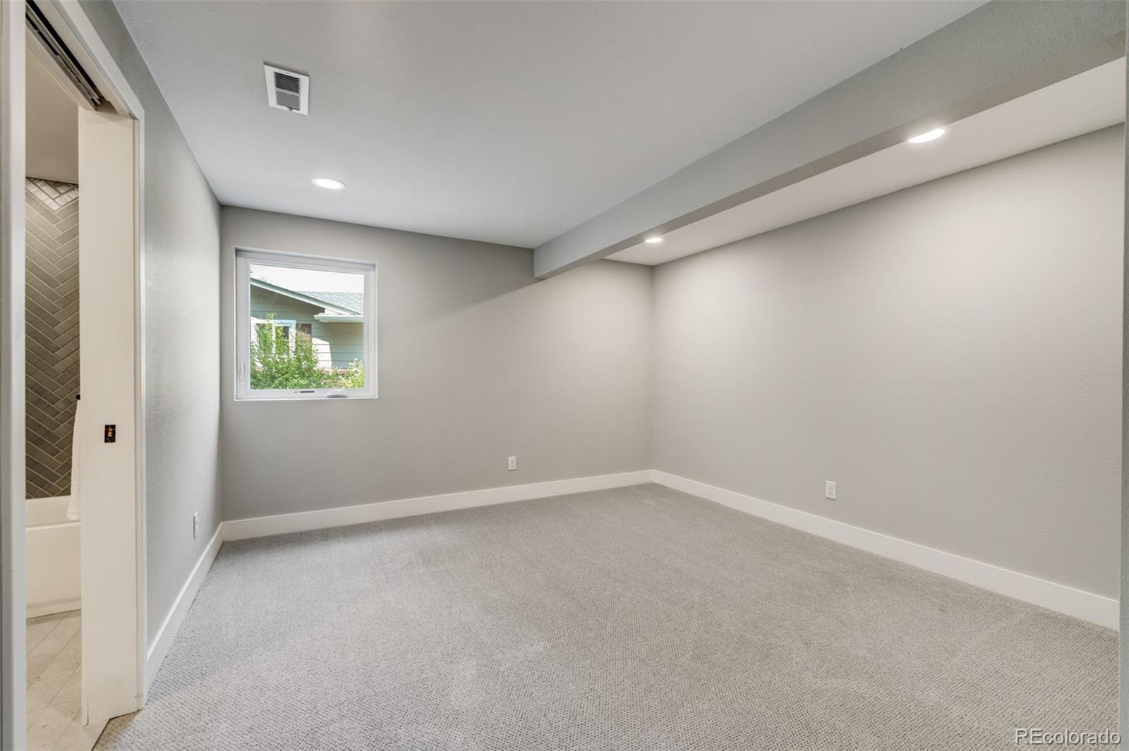 5985 S Leyden Street