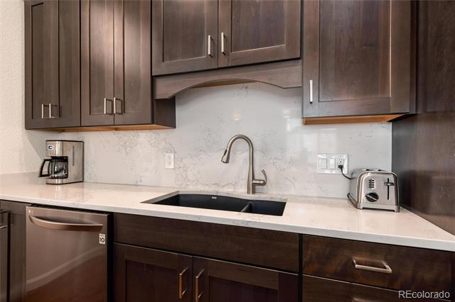 190 Roslyn Street Unit: 1309