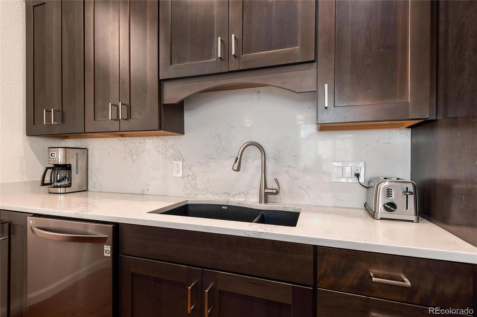 190 Roslyn Street Unit: 1309