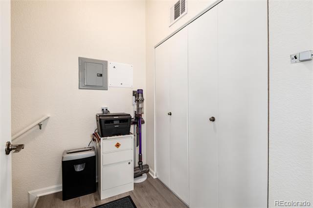 190 Roslyn Street Unit: 1309