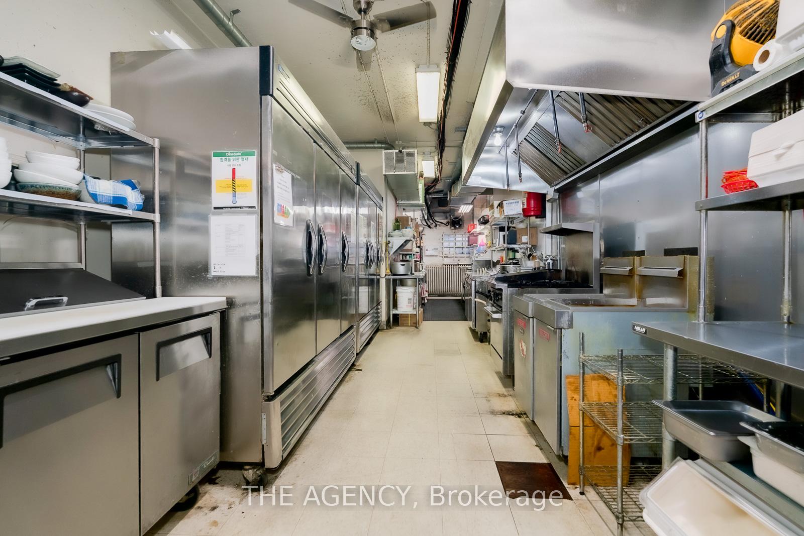 874 Eglinton Avenue E, Toronto