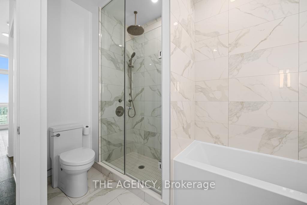 39 Roehampton Avenue 4506, Toronto Unit: 4506