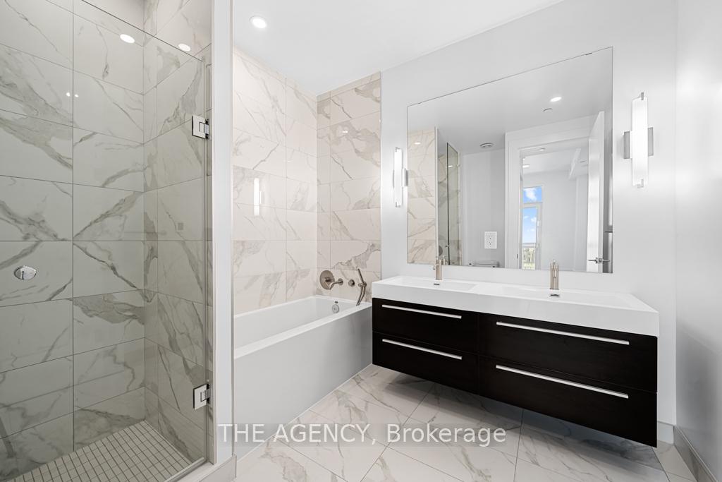 39 Roehampton Avenue 4506, Toronto Unit: 4506