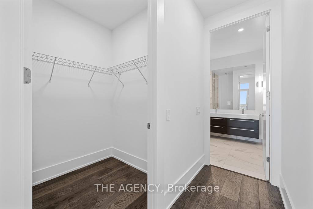 39 Roehampton Avenue 4506, Toronto Unit: 4506