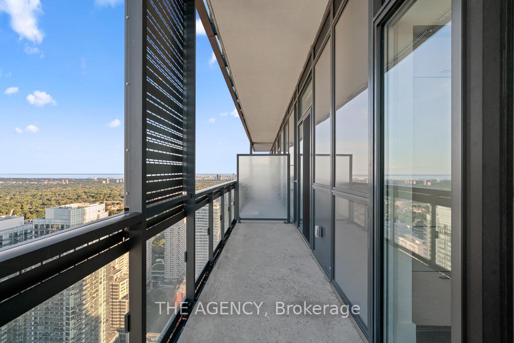39 Roehampton Avenue 4506, Toronto Unit: 4506