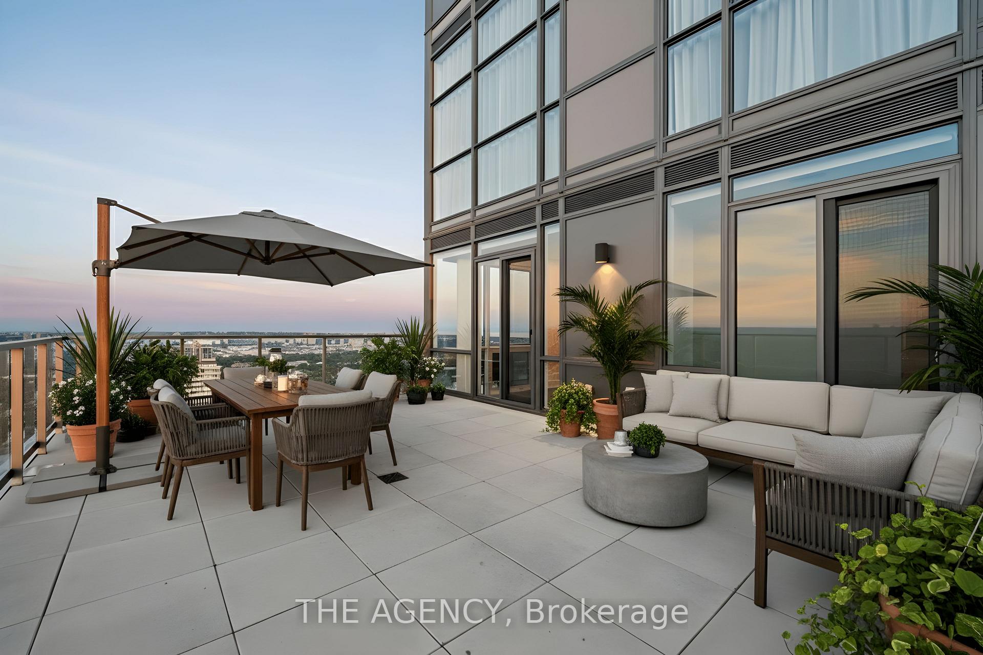 39 Roehampton Avenue 4506, Toronto Unit: 4506