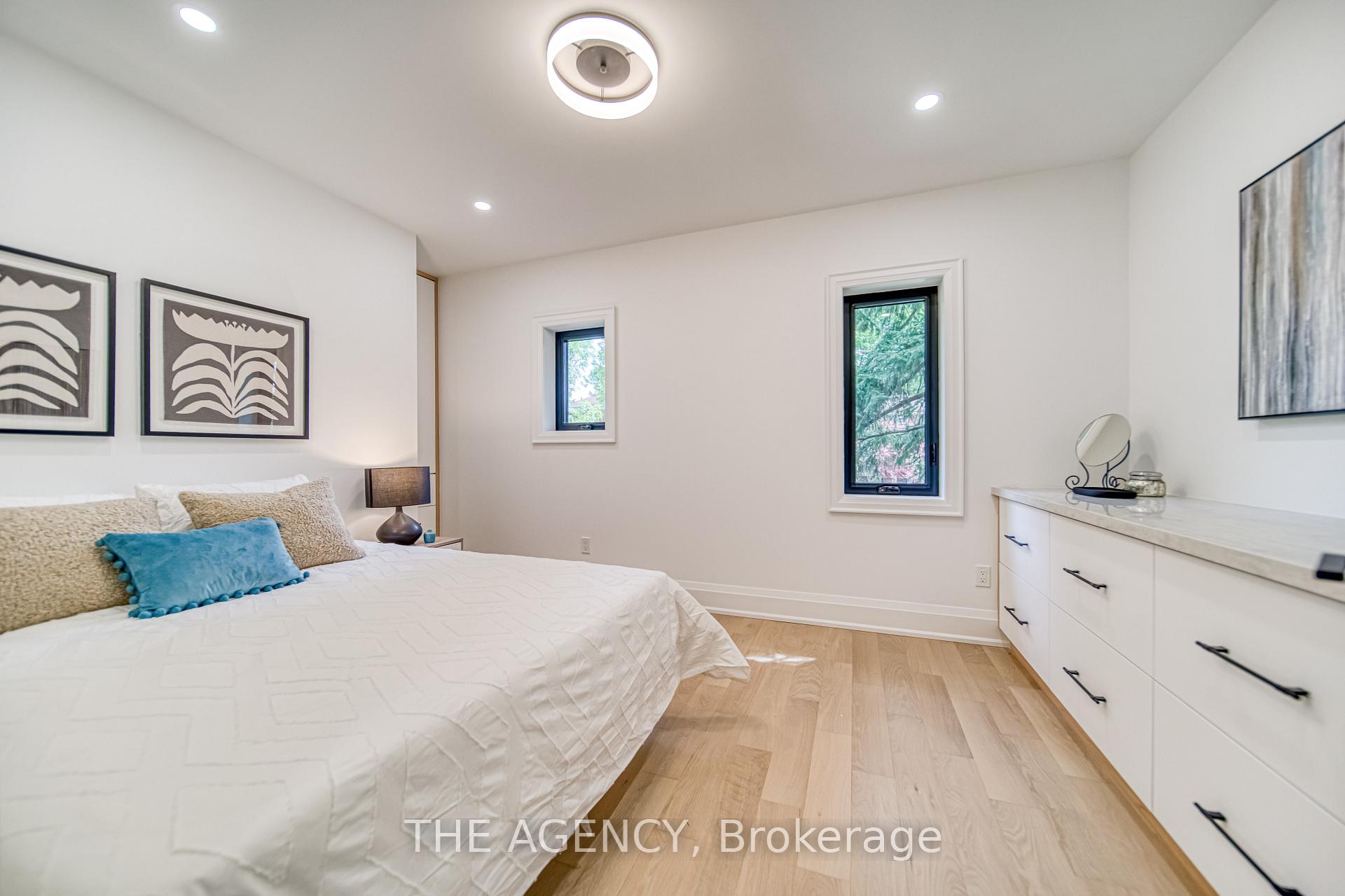 16 Duncannon Drive, Toronto