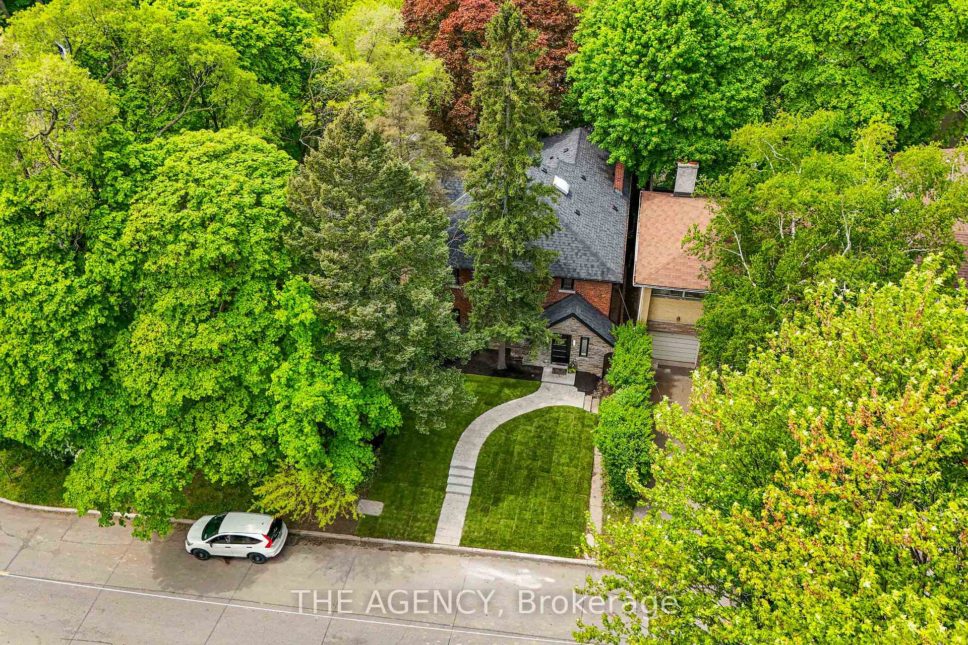 16 Duncannon Drive, Toronto