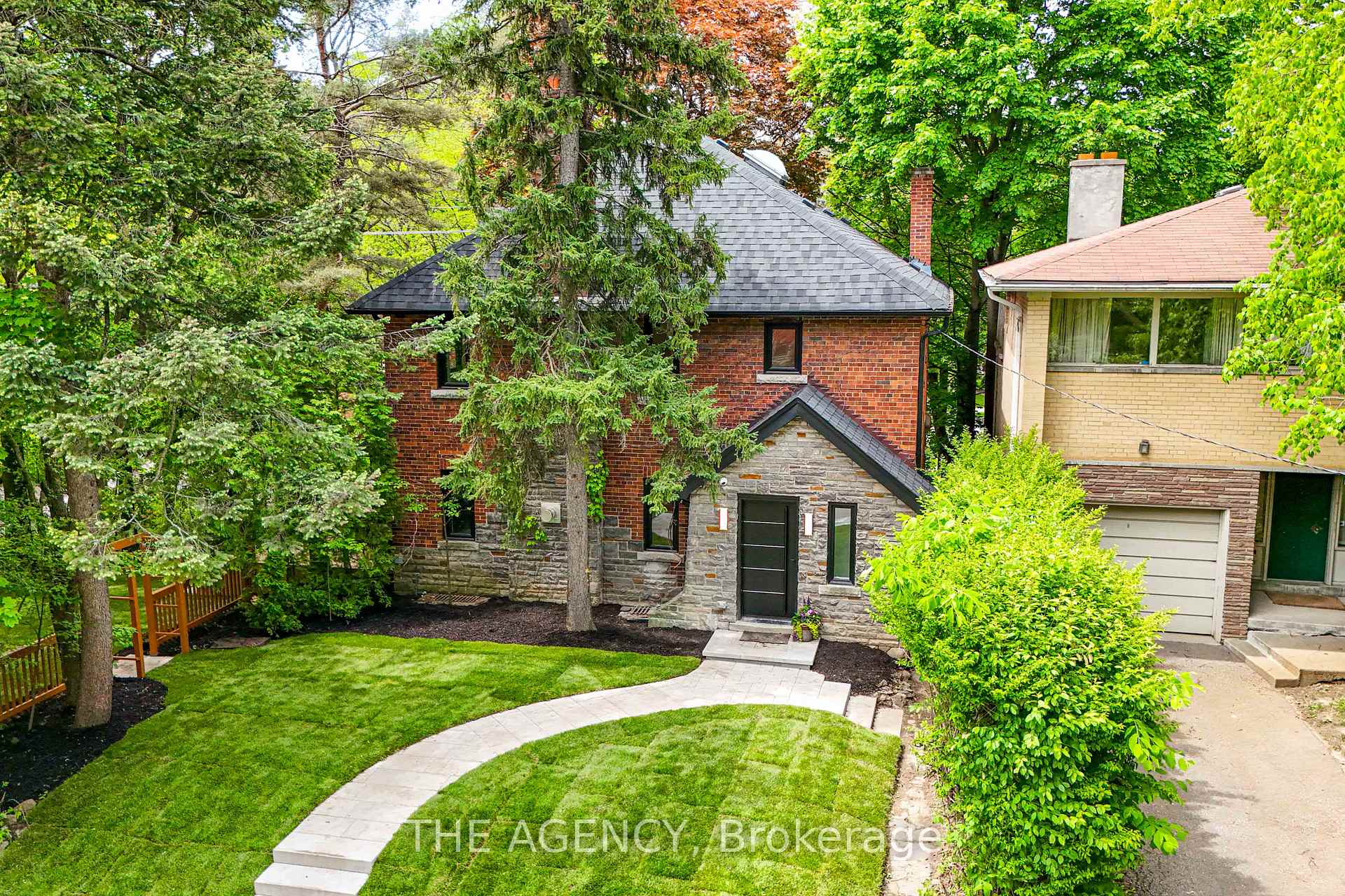 16 Duncannon Drive, Toronto