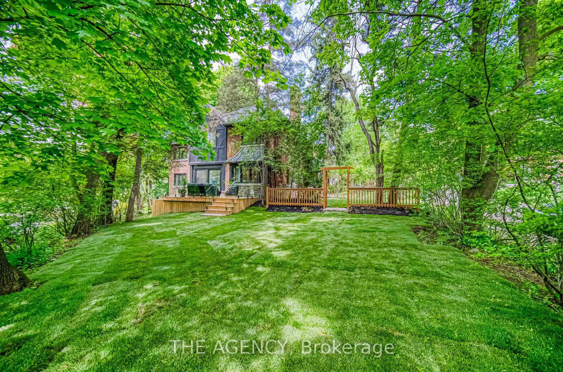 16 Duncannon Drive, Toronto