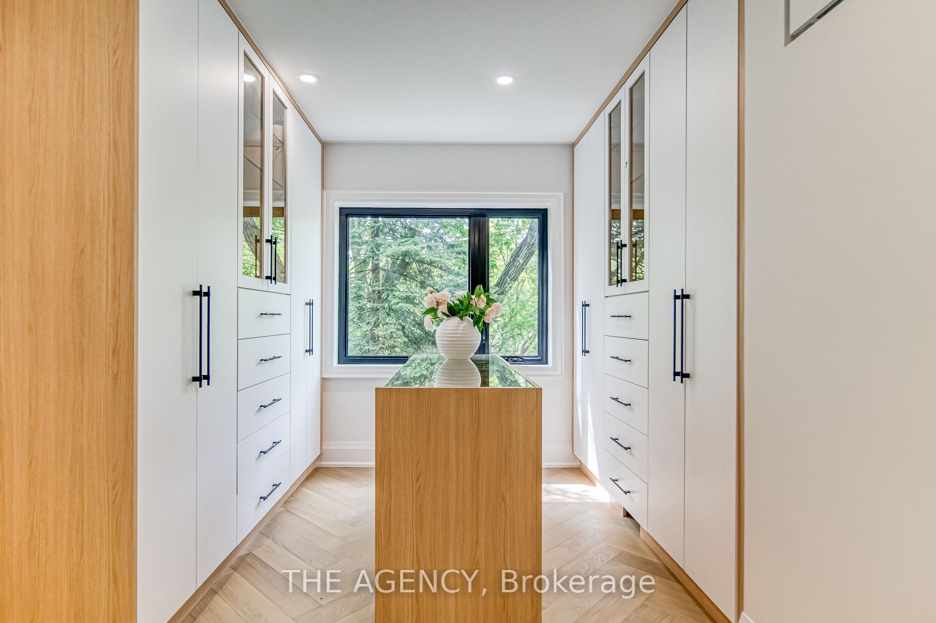 16 Duncannon Drive, Toronto