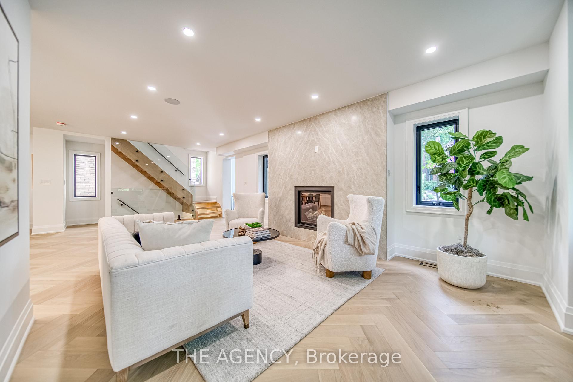 16 Duncannon Drive, Toronto