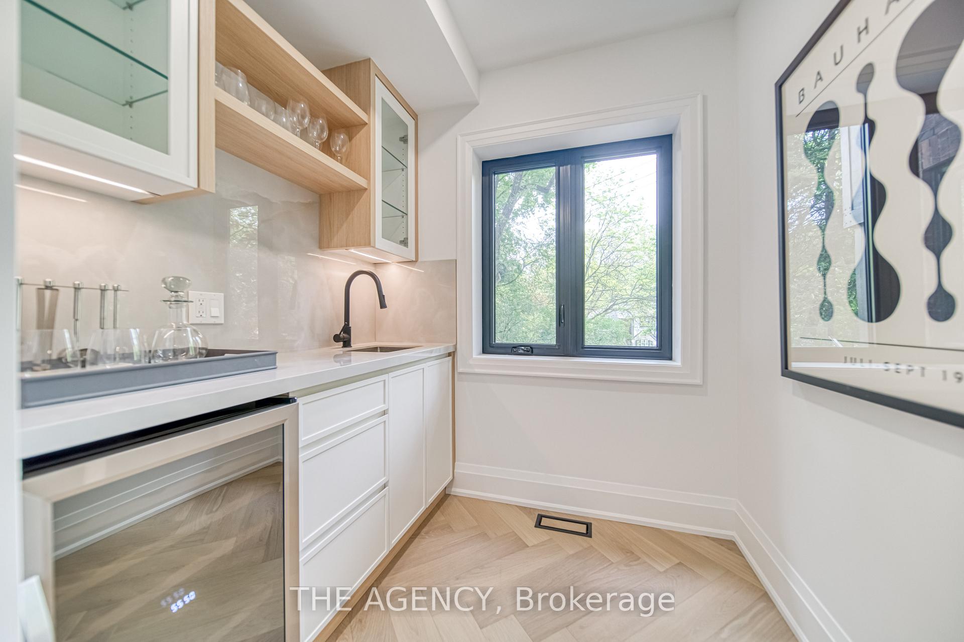 16 Duncannon Drive, Toronto