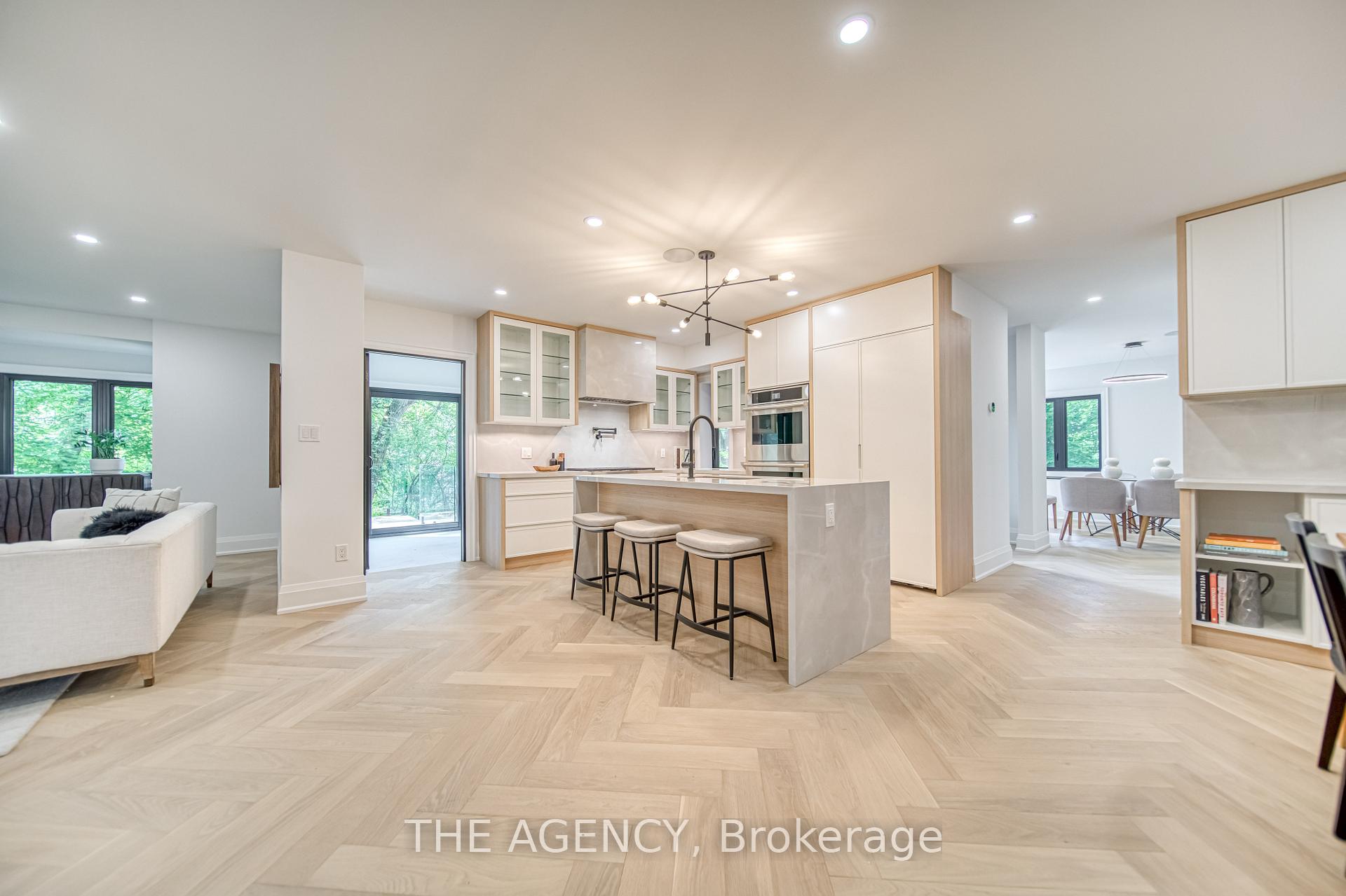 16 Duncannon Drive, Toronto
