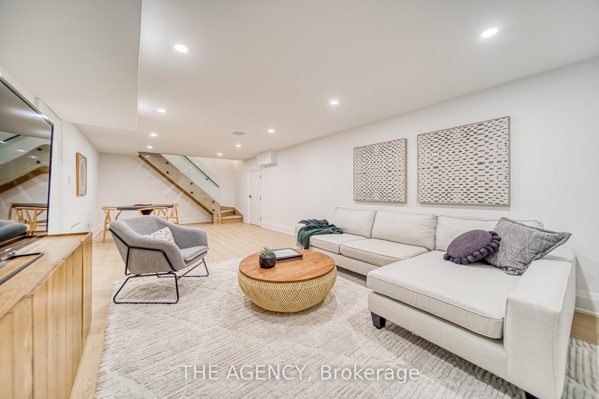 16 Duncannon Drive, Toronto
