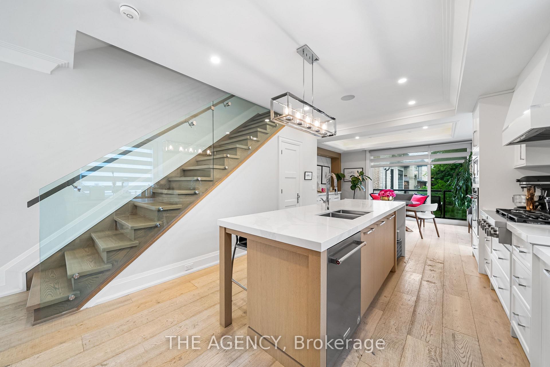 3062 Bayview Avenue, Toronto