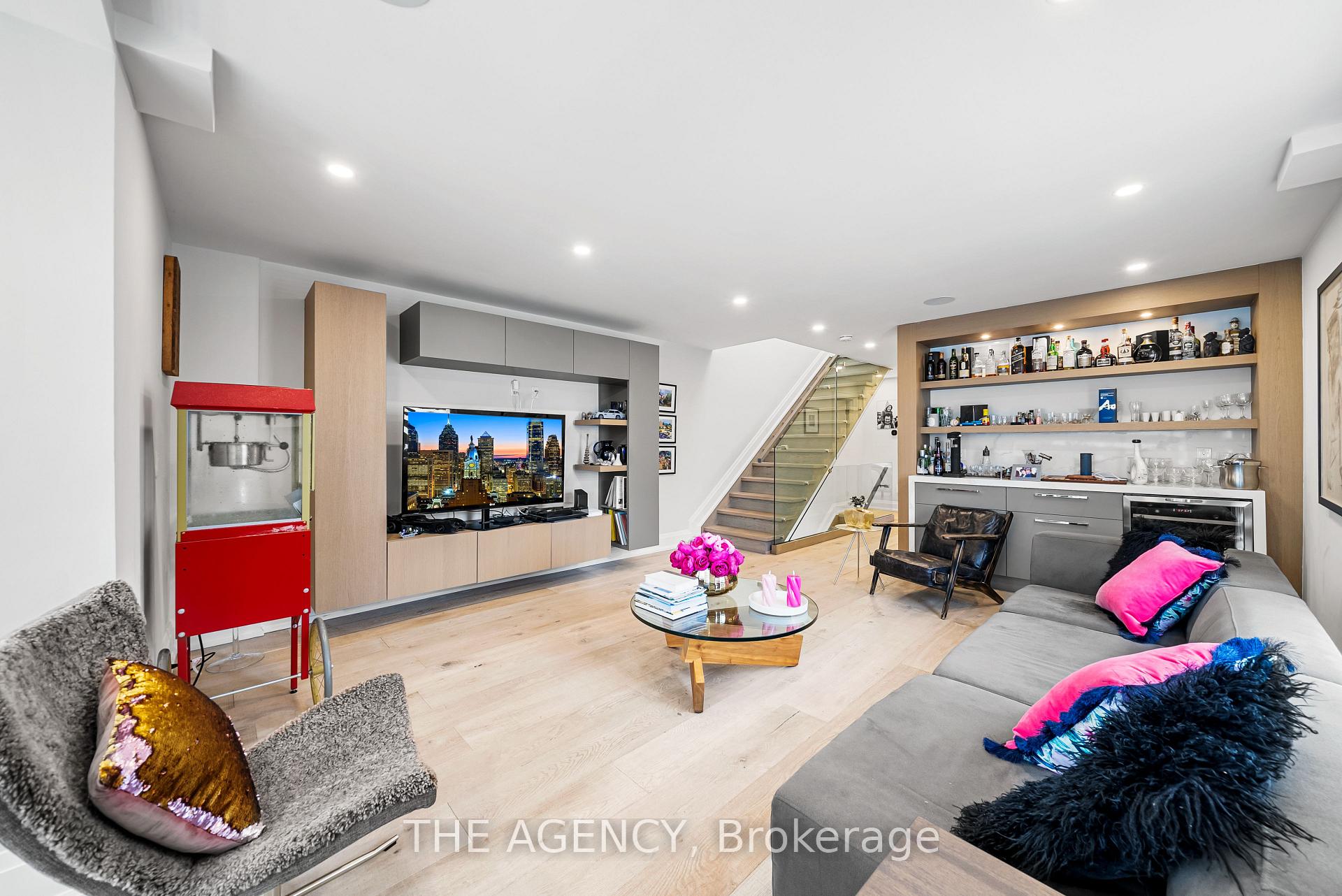 3062 Bayview Avenue, Toronto