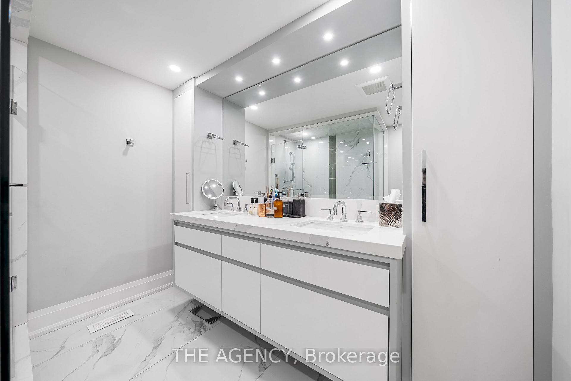 3062 Bayview Avenue, Toronto