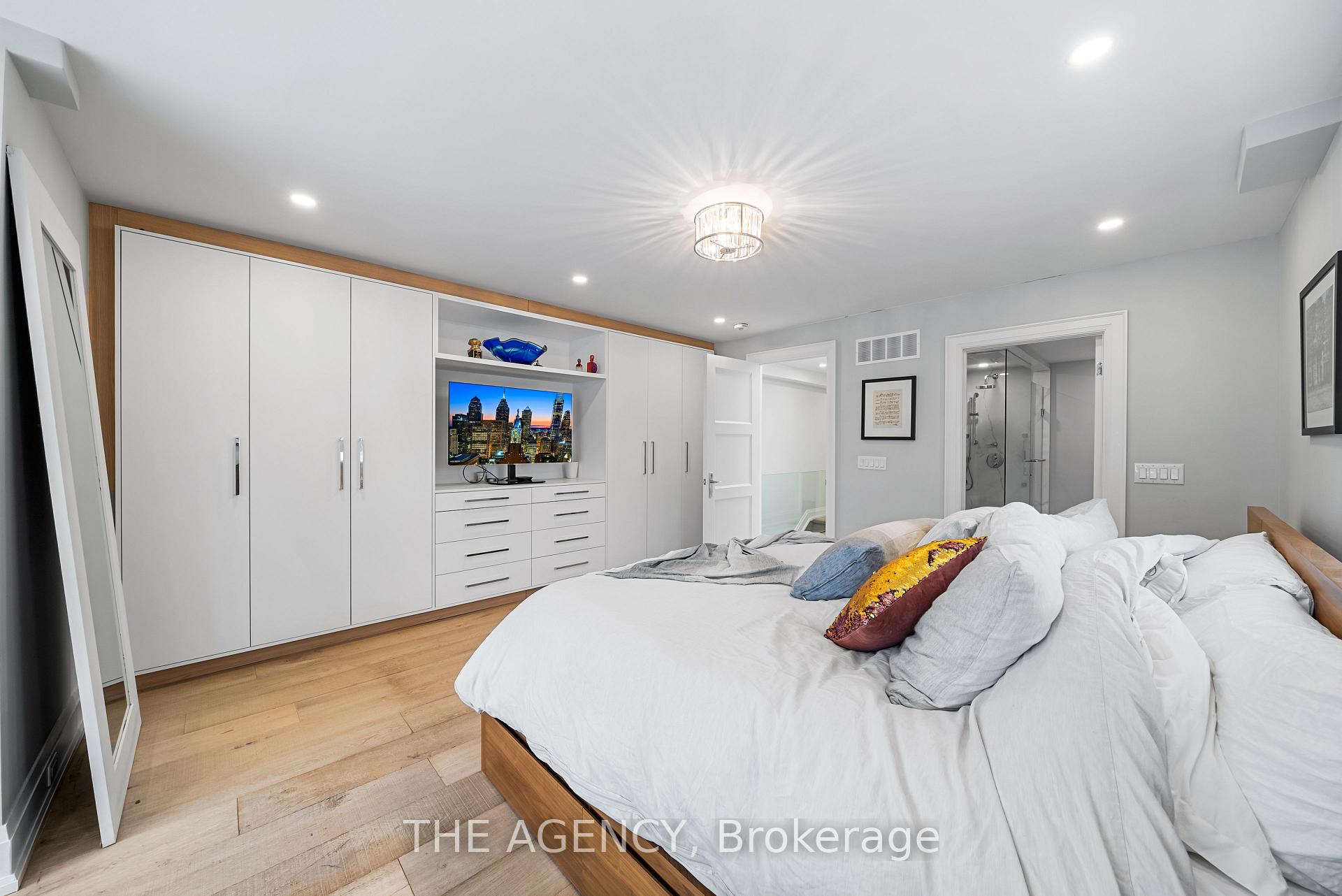 3062 Bayview Avenue, Toronto