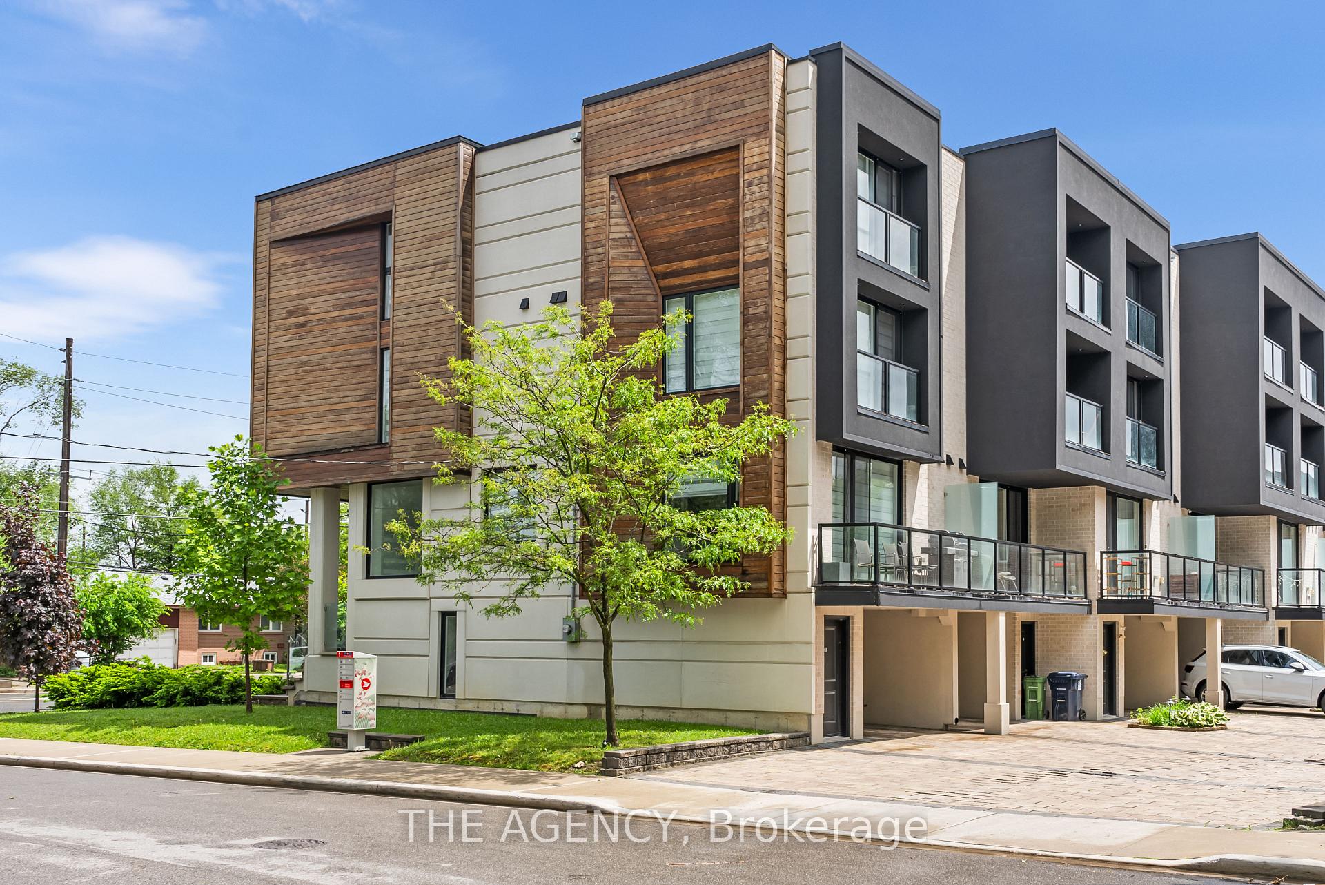 3062 Bayview Avenue, Toronto