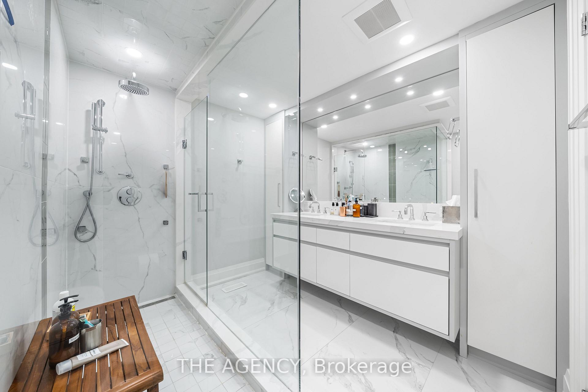 3062 Bayview Avenue, Toronto