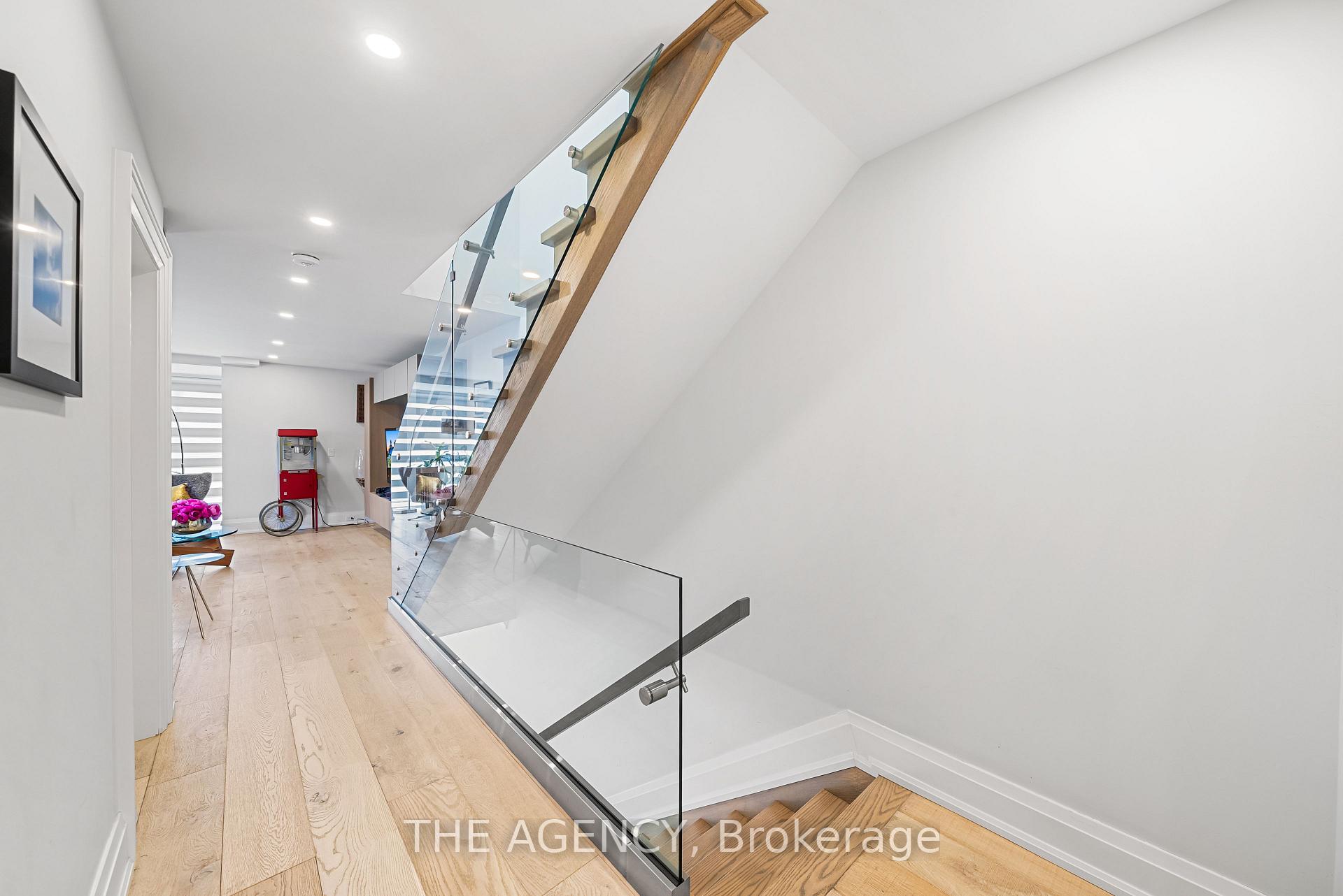 3062 Bayview Avenue, Toronto