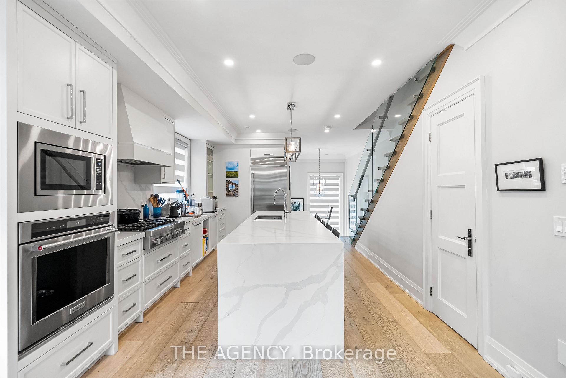 3062 Bayview Avenue, Toronto