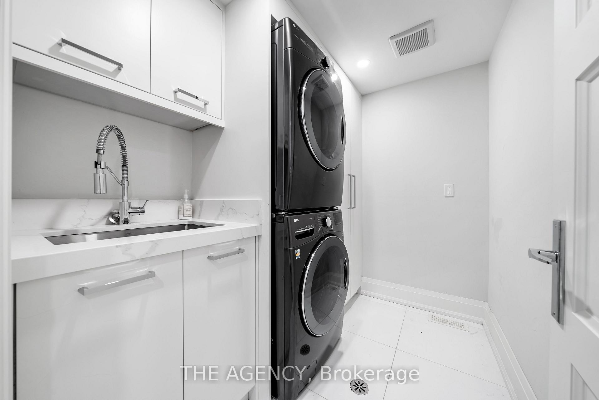 3062 Bayview Avenue, Toronto