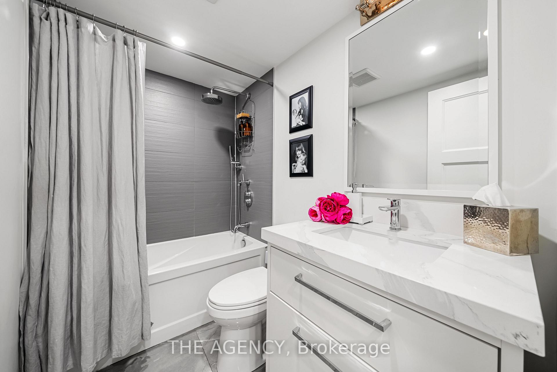 3062 Bayview Avenue, Toronto