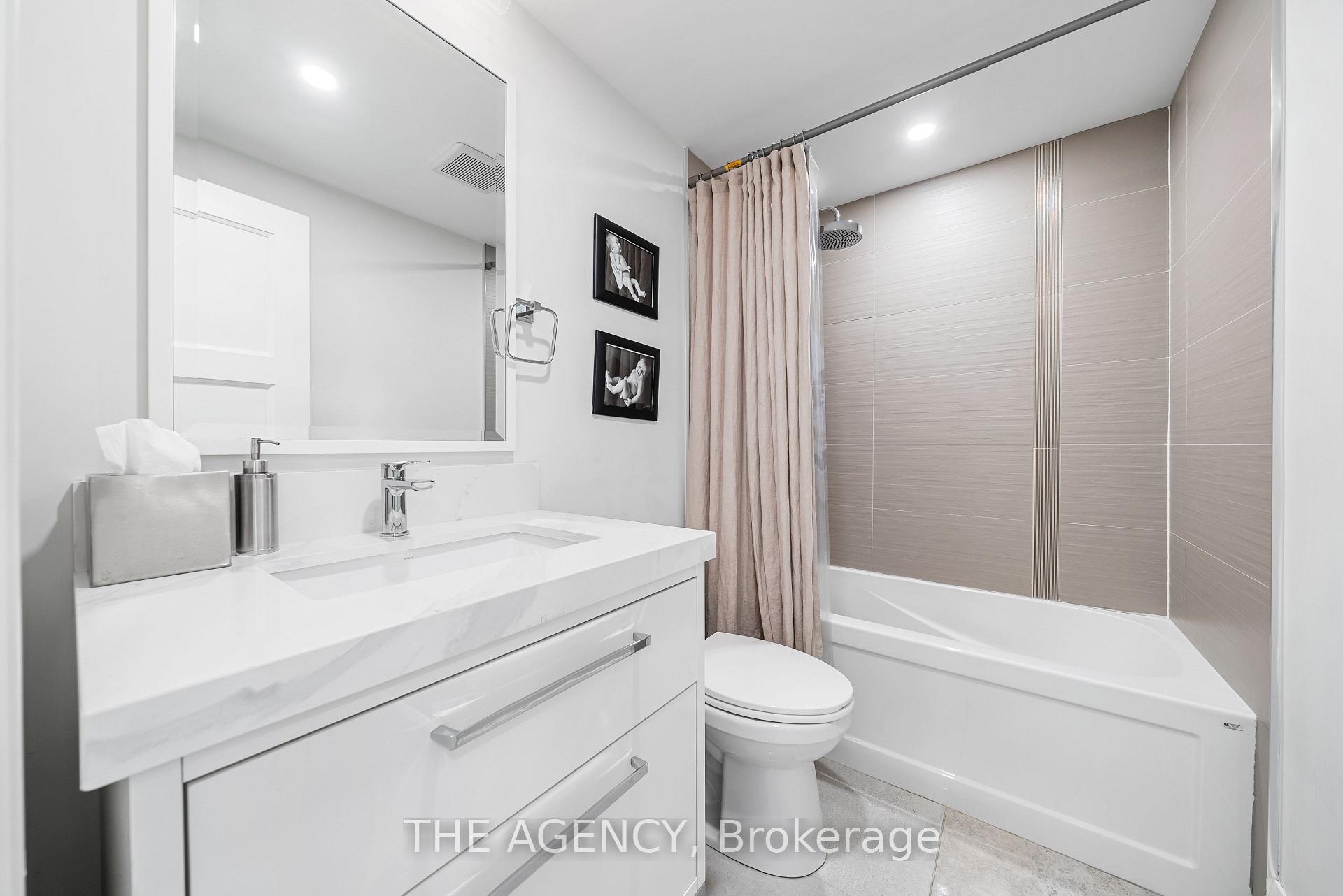 3062 Bayview Avenue, Toronto