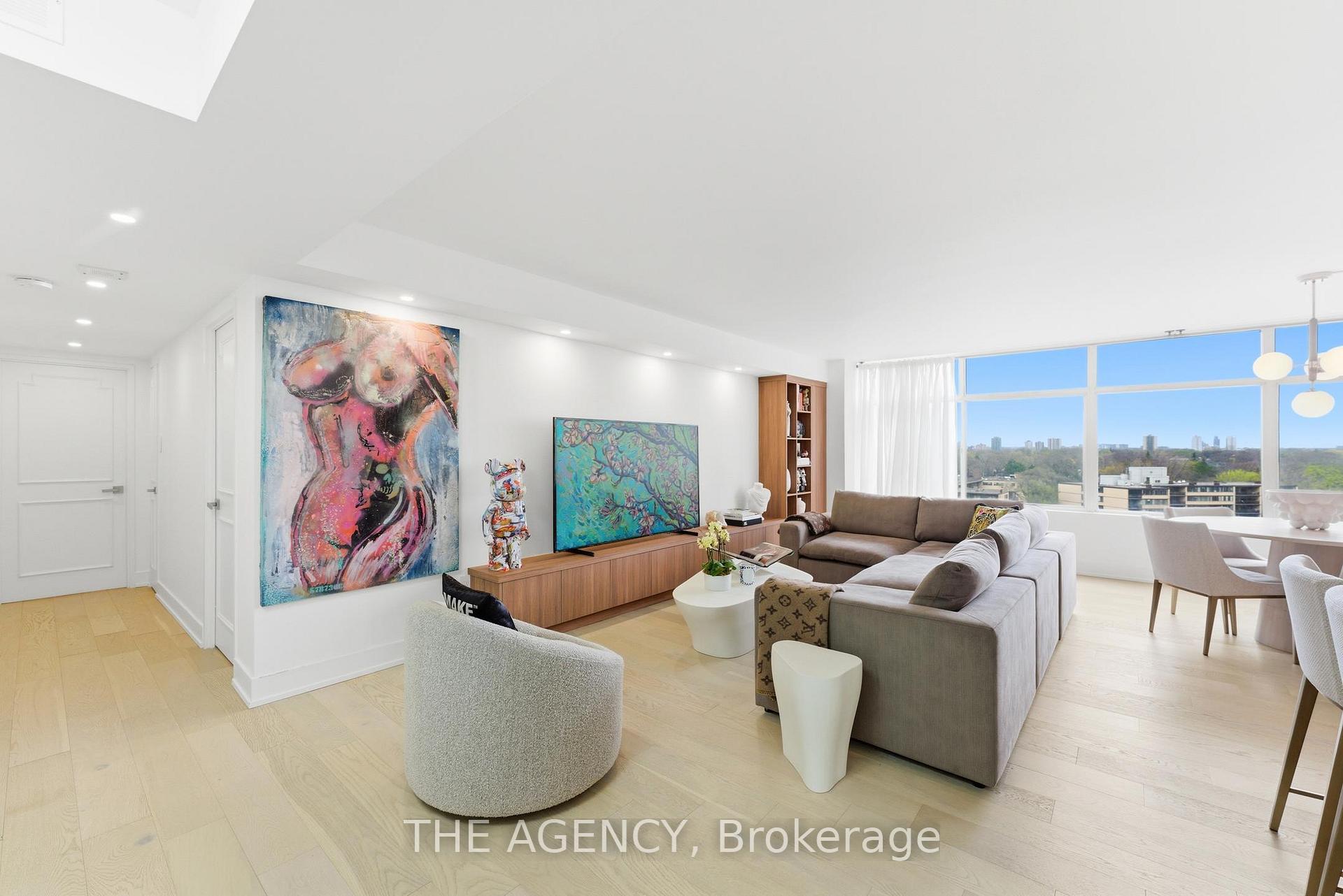 900 Yonge Street 902