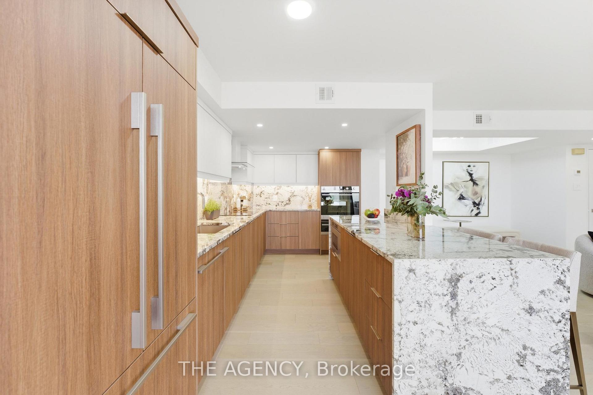 900 Yonge Street 902