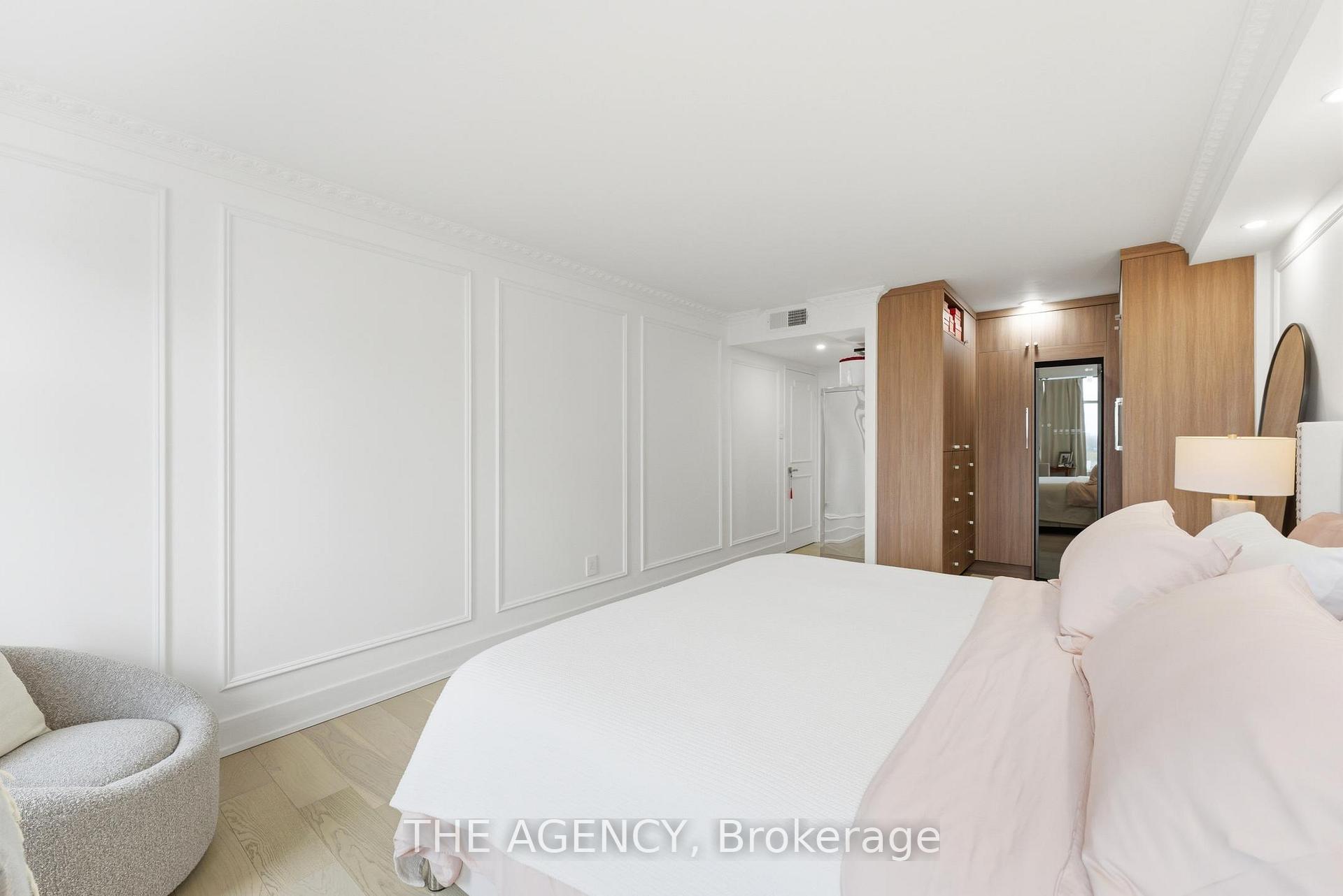 900 Yonge Street 902