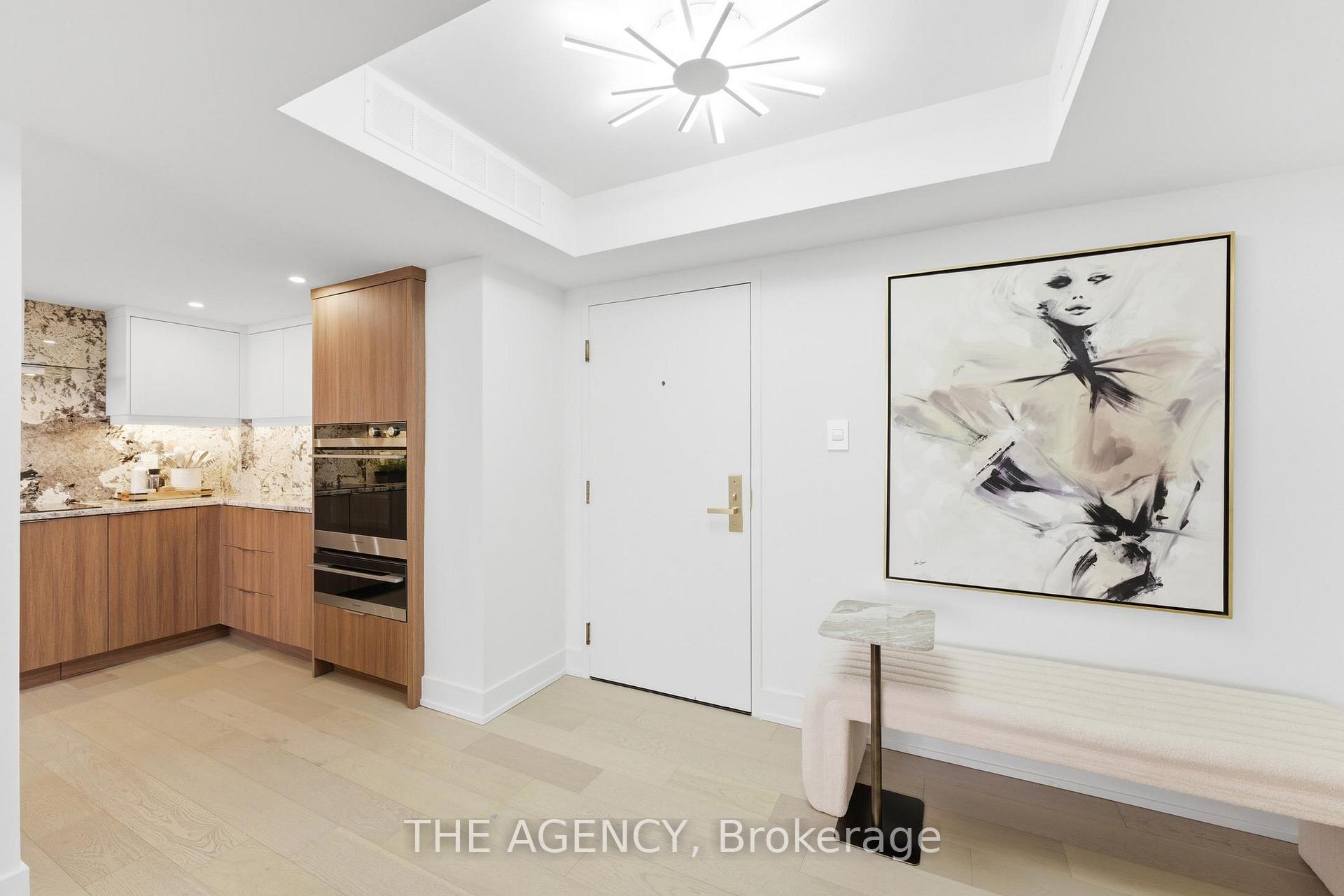 900 Yonge Street 902