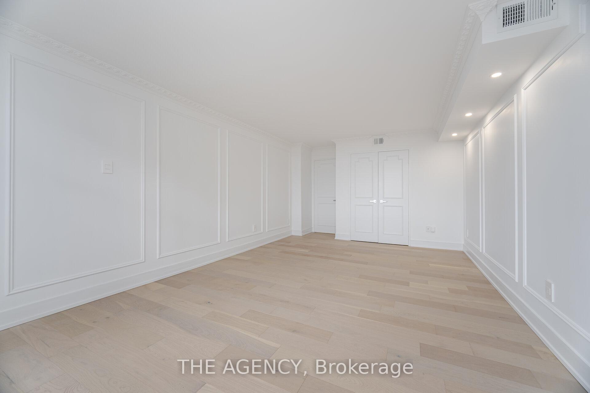 900 Yonge Street 902