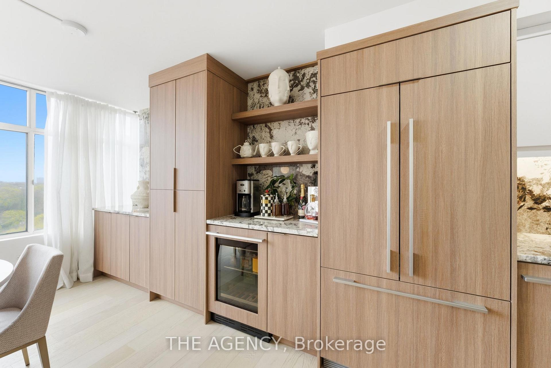 900 Yonge Street 902