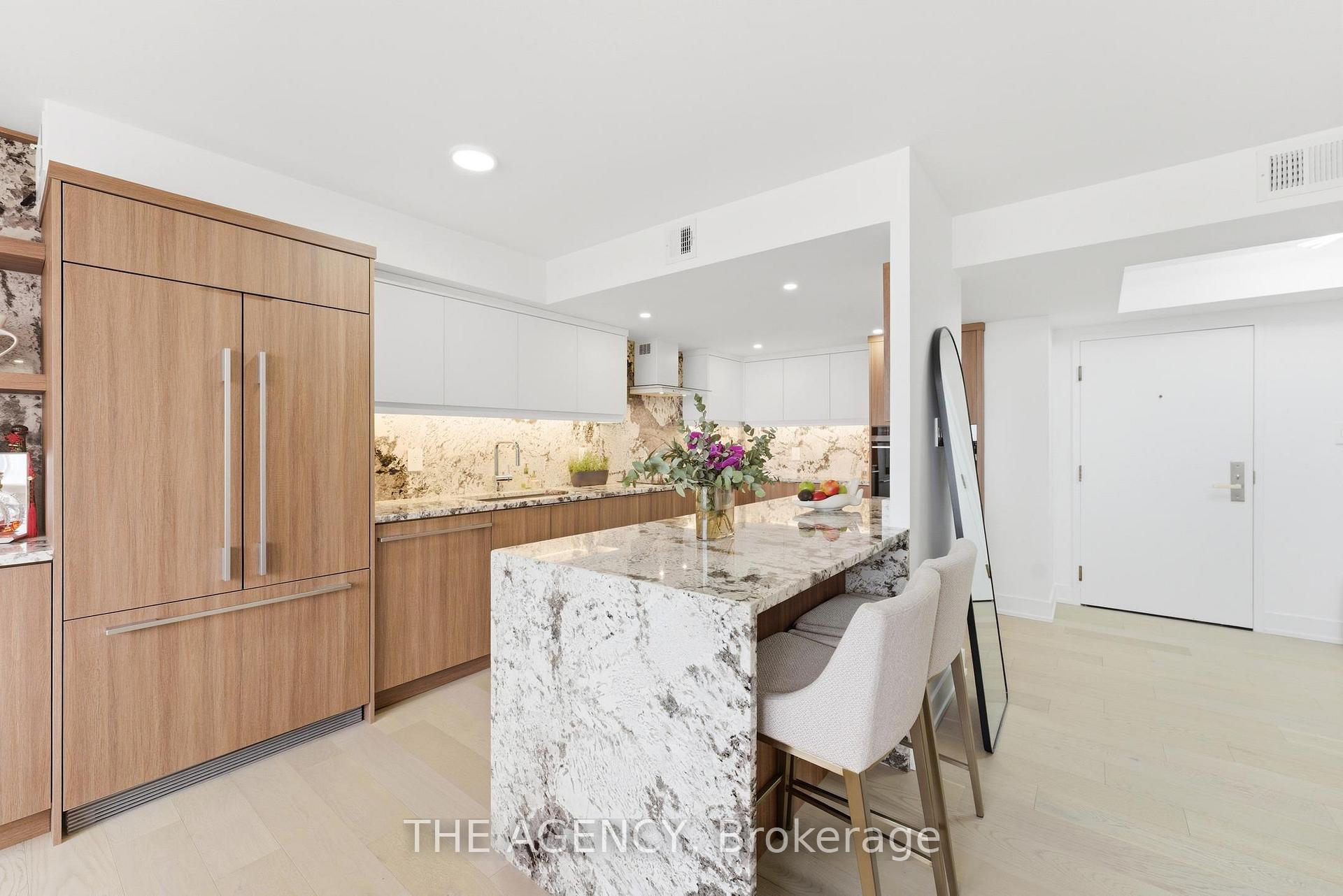 900 Yonge Street 902