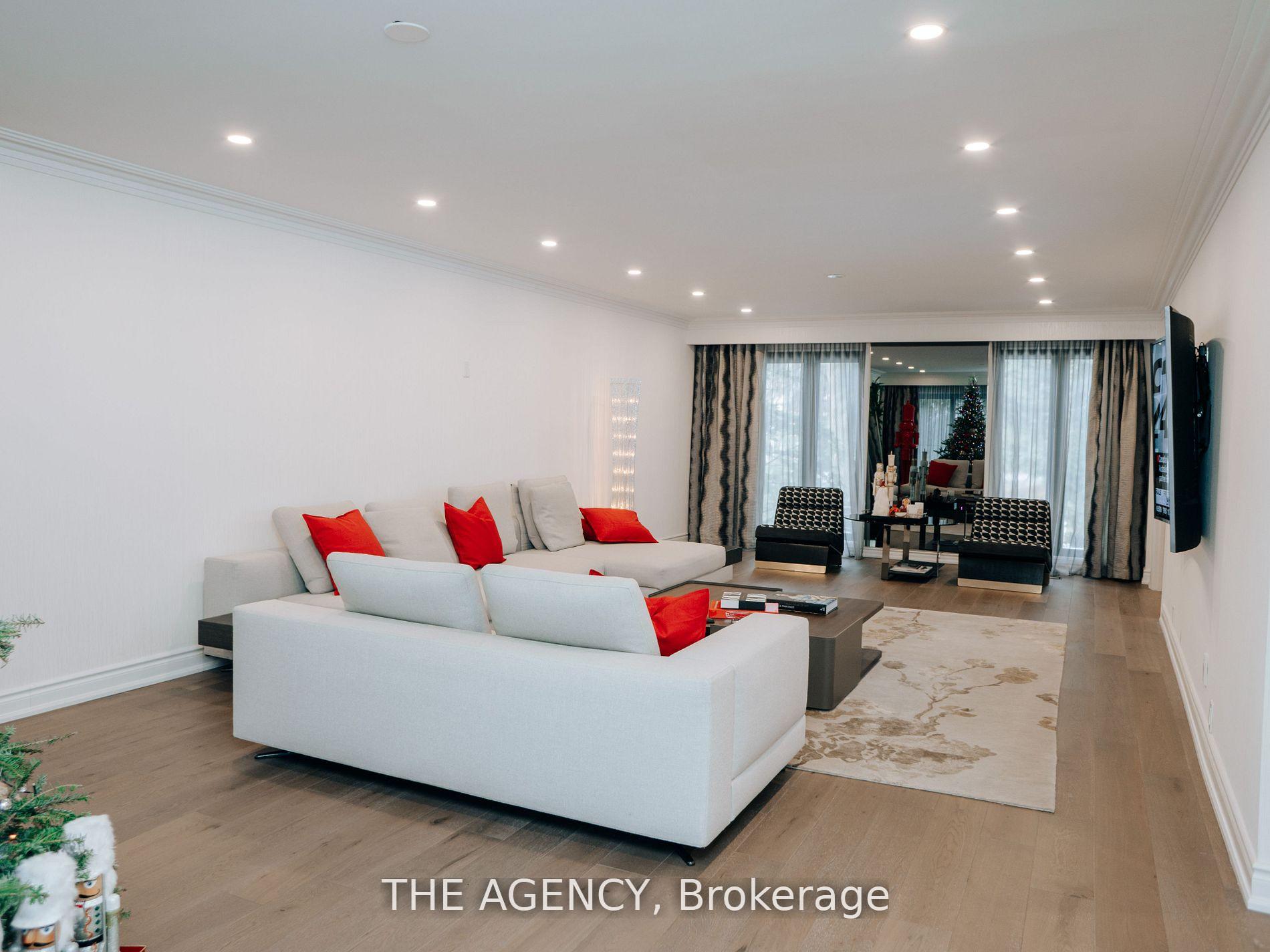 7 Shady Oaks Crescent, Toronto