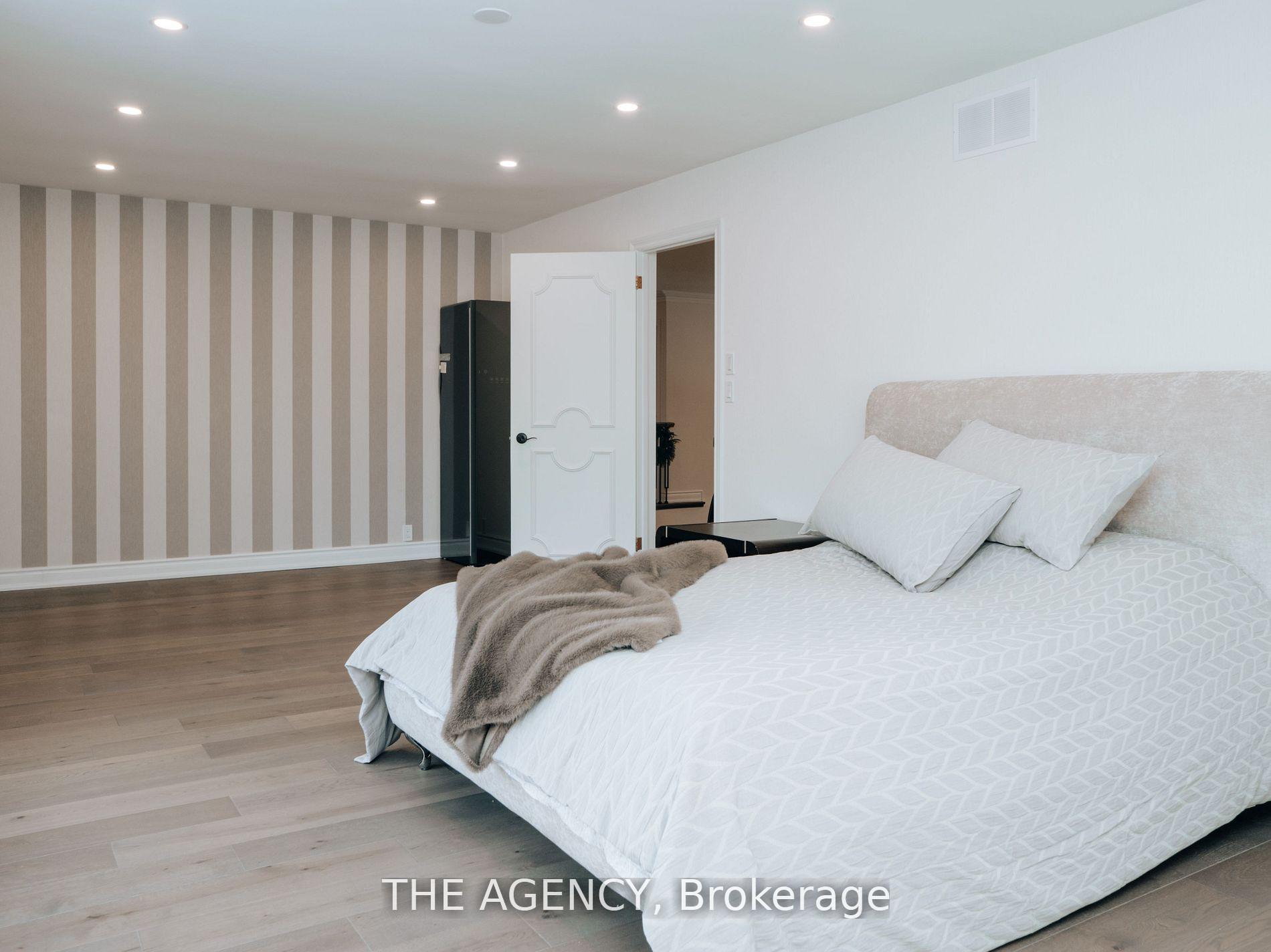 7 Shady Oaks Crescent, Toronto