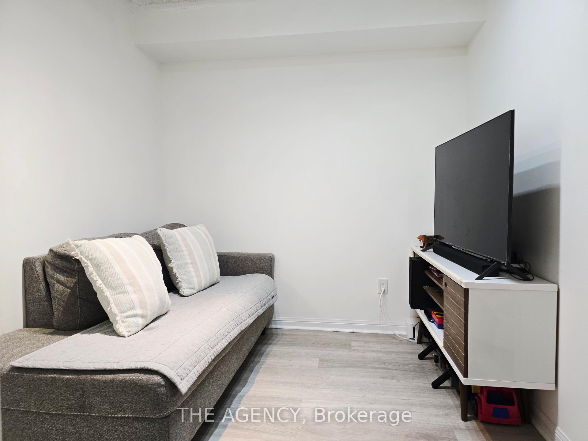 5940 Yonge Street 207, Toronto Unit: 207