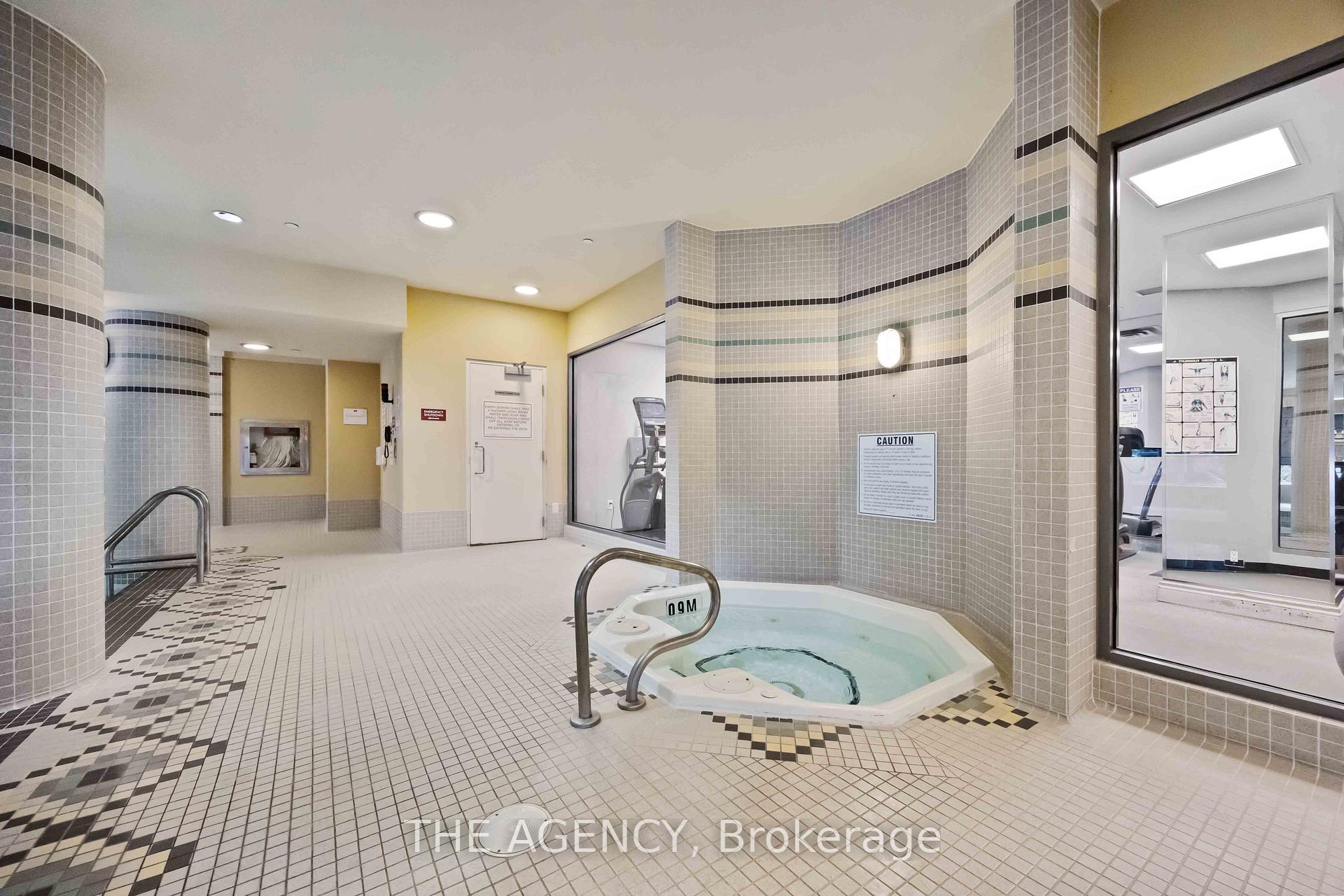 21 Hillcrest Avenue 3001, Toronto Unit: 3001